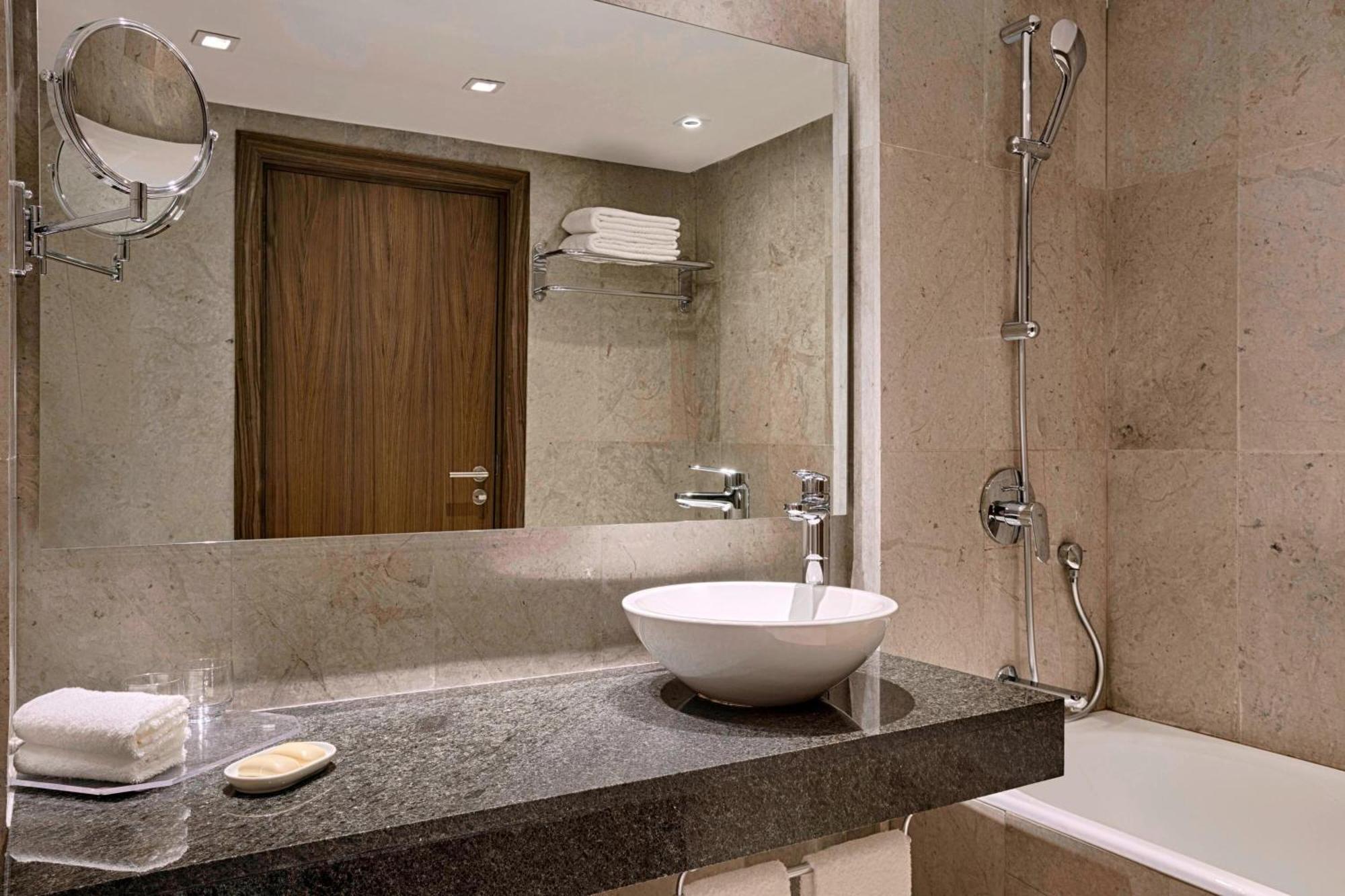Sheraton Tunis Hotel מראה חיצוני תמונה